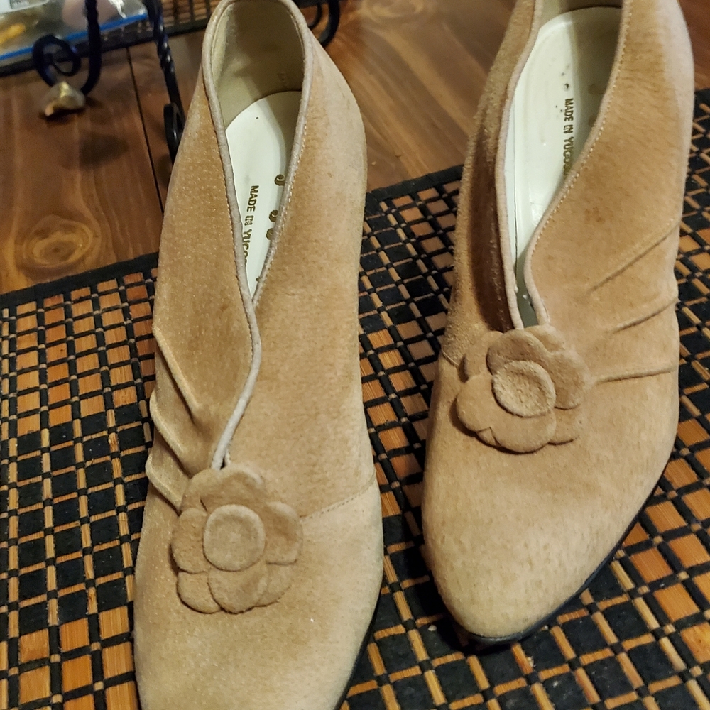 Vintage "Poppies" Suede Pumps